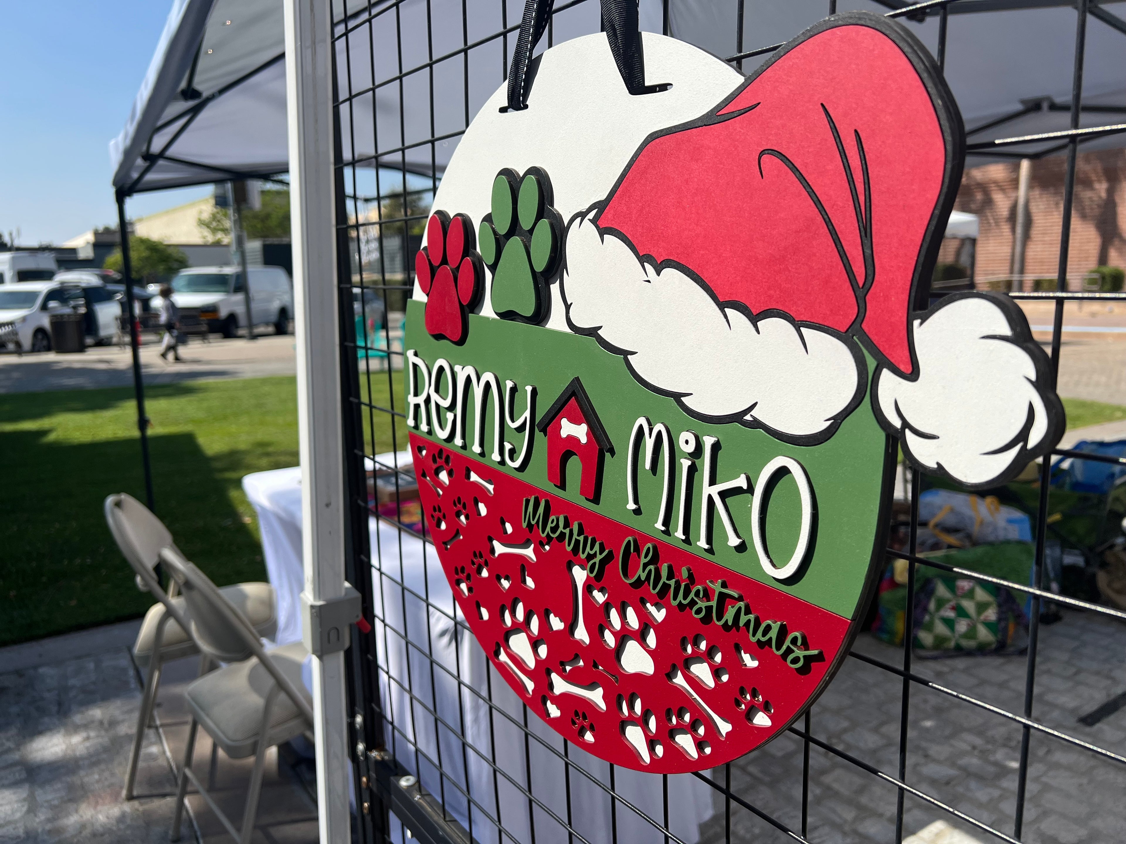 Remy & Miko Holiday Sign